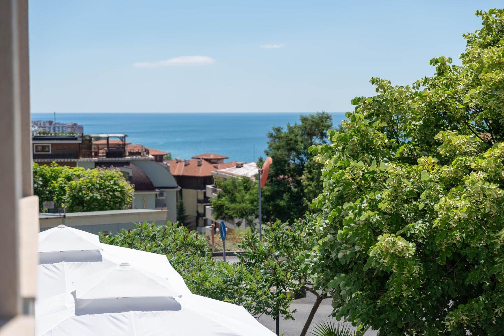 Hotel Sea Vista Sveti Vlas Esterno foto