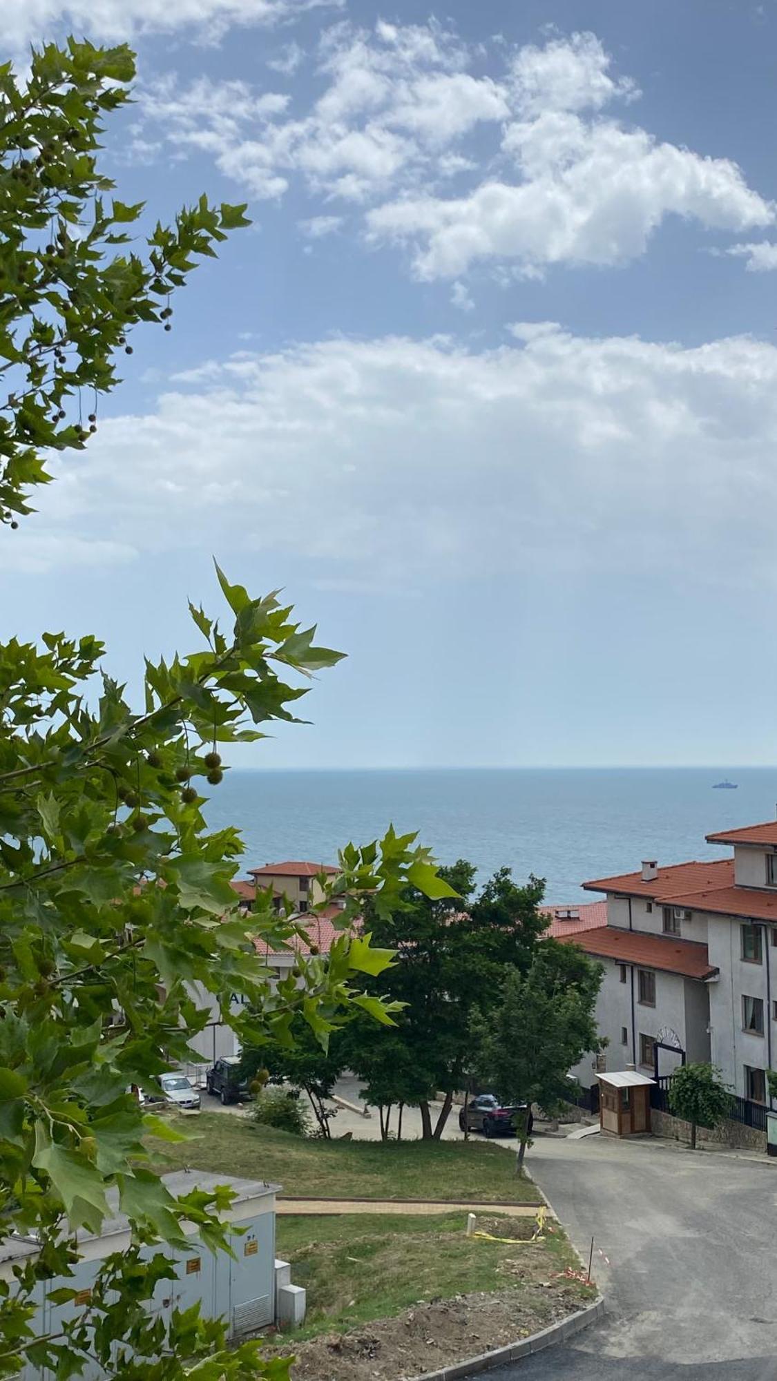 Hotel Sea Vista Sveti Vlas Esterno foto