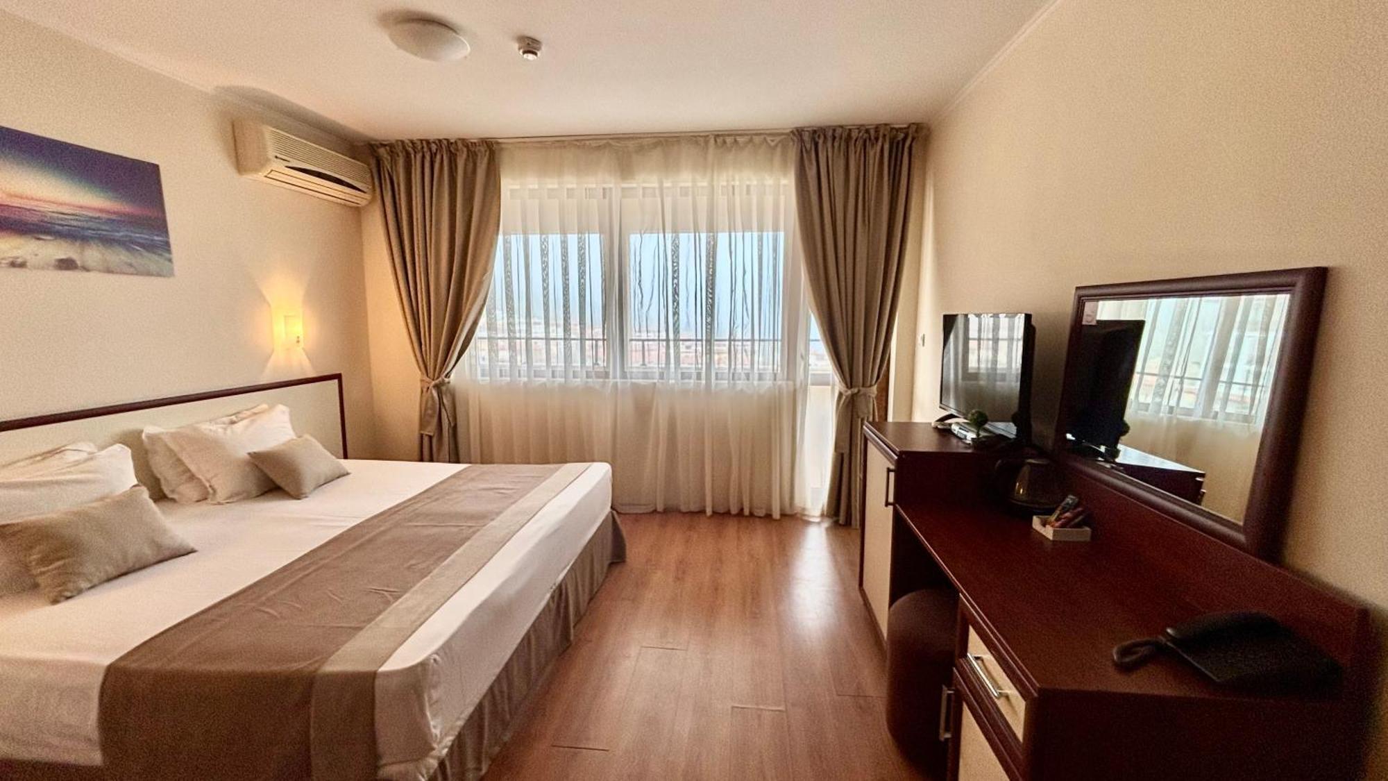 Hotel Sea Vista Sveti Vlas Esterno foto