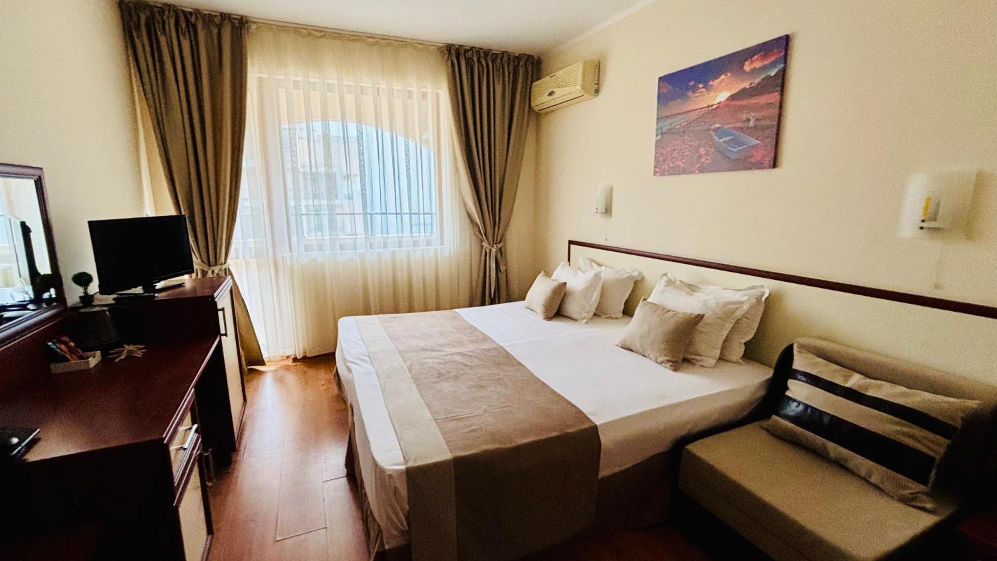Hotel Sea Vista Sveti Vlas Esterno foto