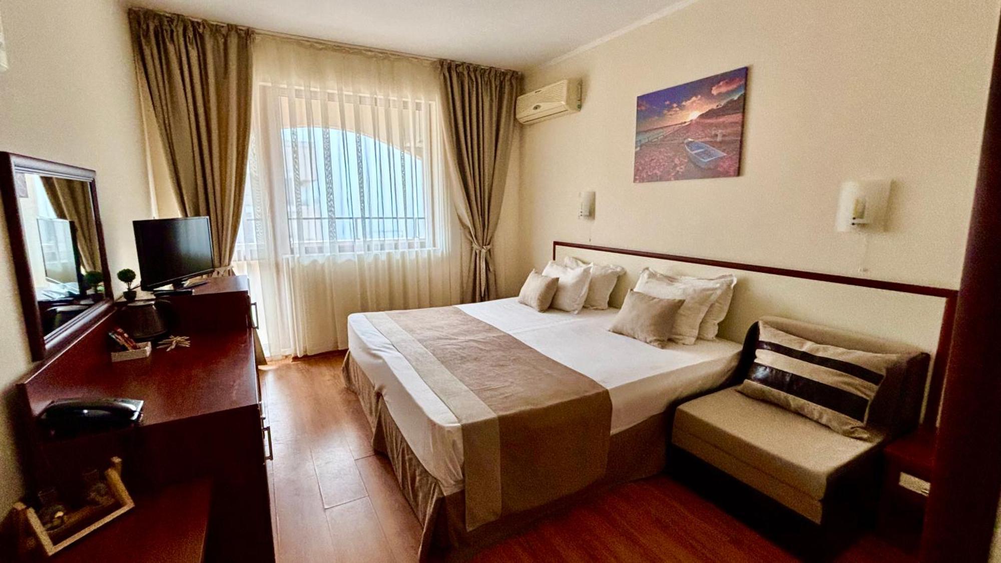 Hotel Sea Vista Sveti Vlas Esterno foto