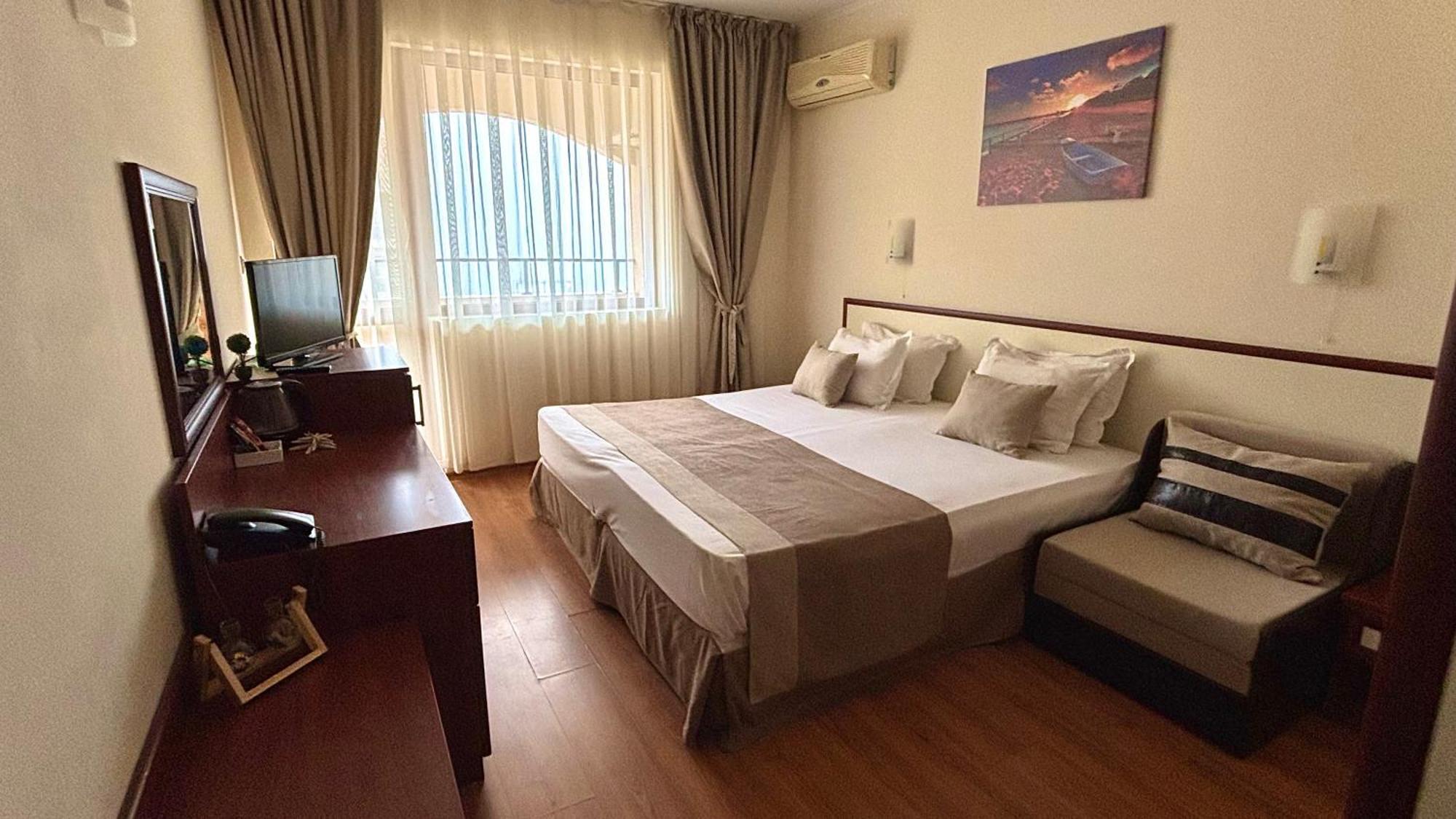 Hotel Sea Vista Sveti Vlas Esterno foto
