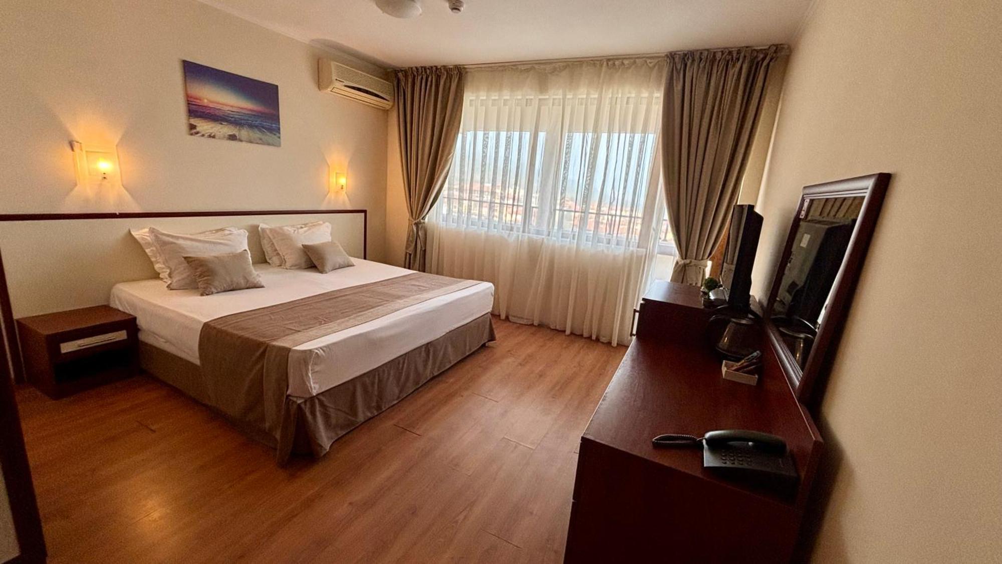 Hotel Sea Vista Sveti Vlas Esterno foto