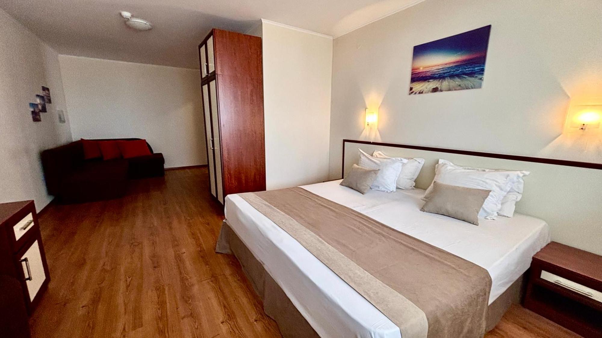 Hotel Sea Vista Sveti Vlas Esterno foto