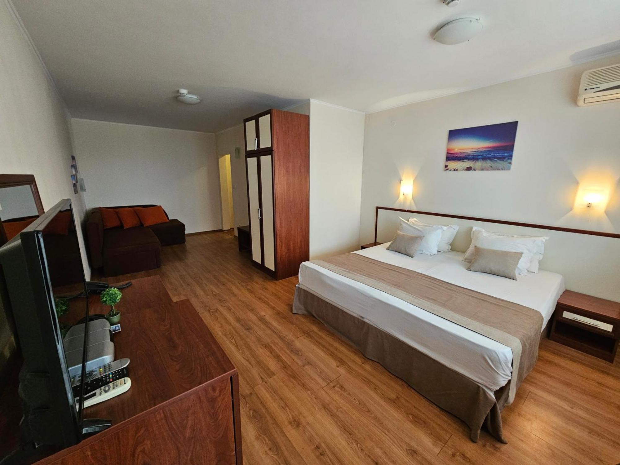 Hotel Sea Vista Sveti Vlas Esterno foto