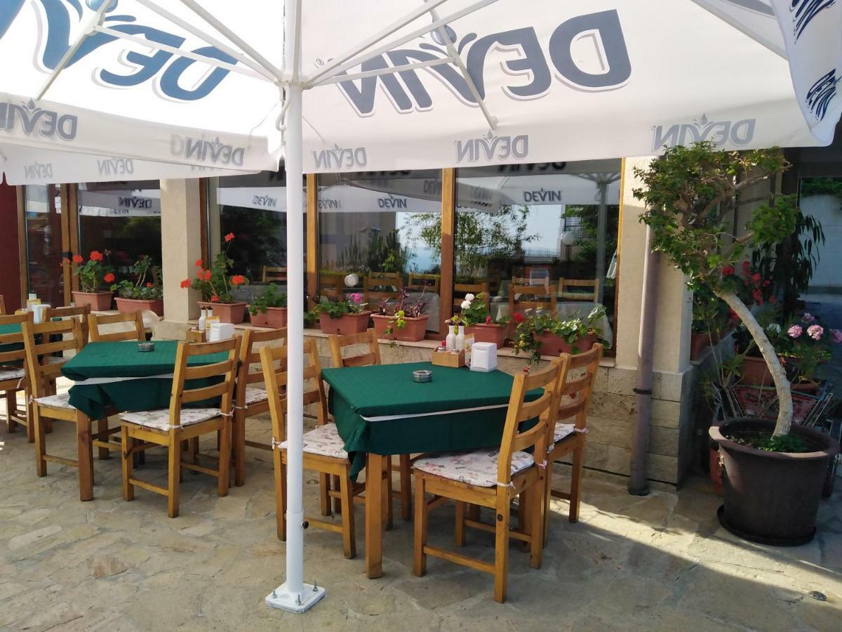 Hotel Sea Vista Sveti Vlas Esterno foto